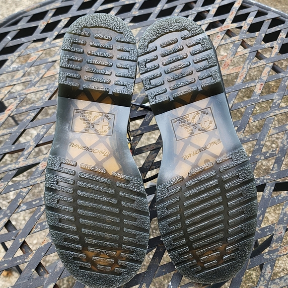 Size 7- Womens Dr. Martens 1460 8-Eye Boot Butterfly Yellow Boots Shoes New - Picture 11 of 13